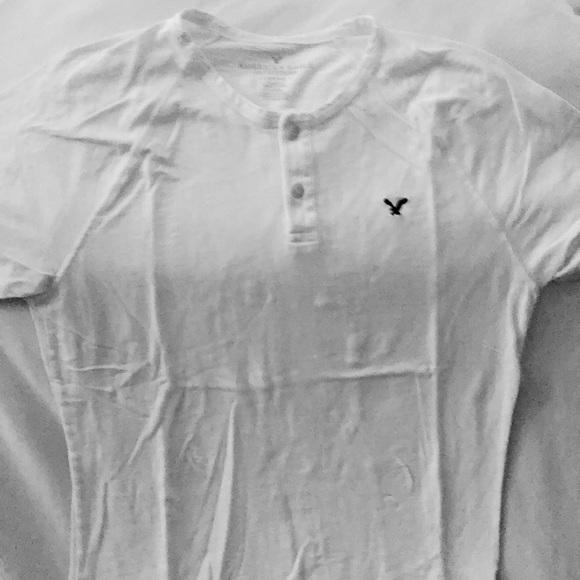 Short sleeve buttoned American Eagle T-Shirt - Picture 1 of 1